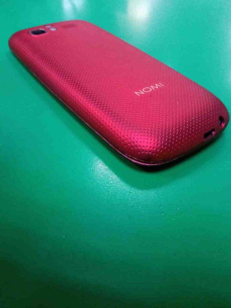 Дешево Nomi i281 з ломбарду