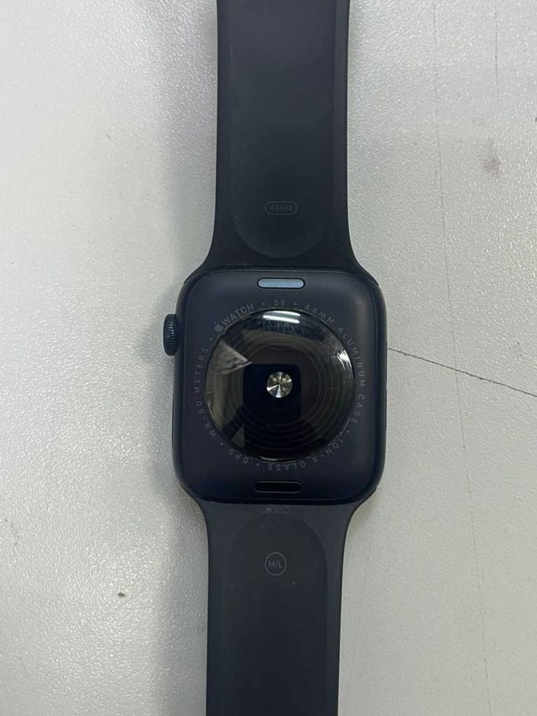 Купити Apple watch se 2 gps 44mm aluminum case with sport Б/У