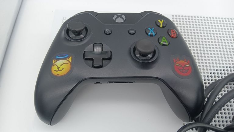 Розпродаж Microsoft Xbox One S 1TB, продавець Техноскарб