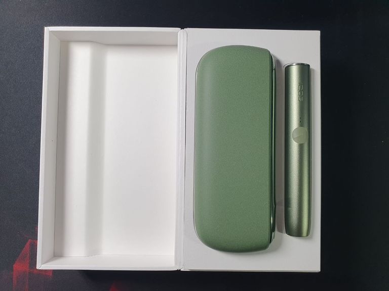 Объявление Новий пристрій iqos iluma . Зелений. Запакованний. Гарантія. Б/У