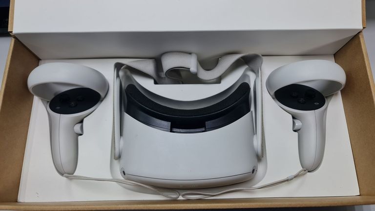 Купить Oculus Quest 2 256 GB Б/У