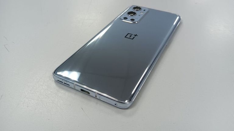 Дешиво Oneplus 9 pro 8/128gb с ломбарда