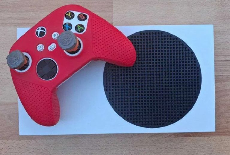 Купить Microsoft Xbox Series S 512 GB + Fortnite + Rocket League + FallGuys Б/У