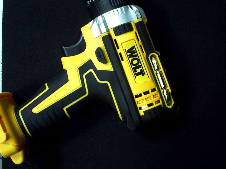 Оголошення Wolt torque 45nn.m 2акб зп Б/У