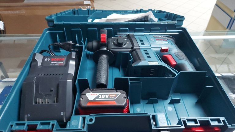 Объявление Bosch gws 180-li+ gbh 180-li +1акб 2.0 ah+ зп Б/У
