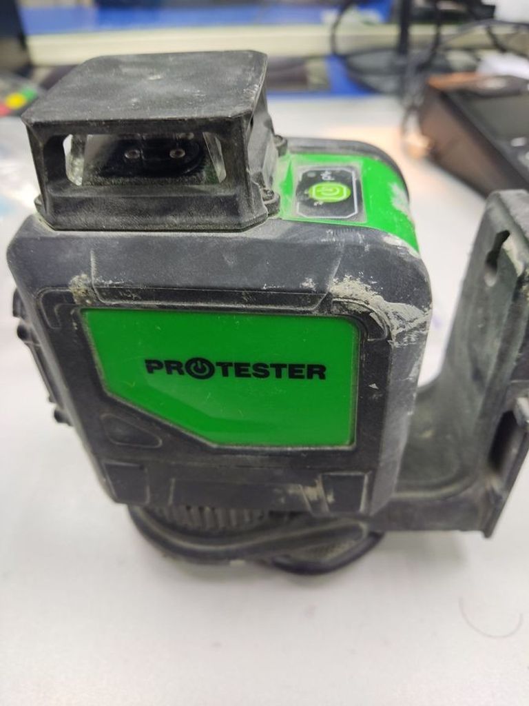 Дешево Protester LL305G з ломбарду