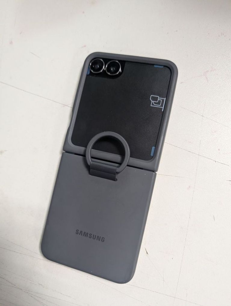 Оголошення Samsung galaxy flip7 fe 8/128gb Б/У