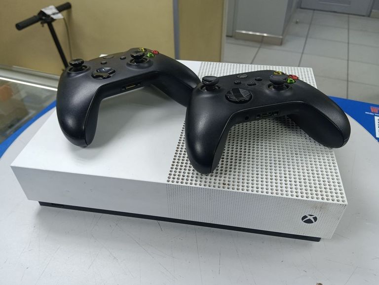Купити Microsoft Xbox One S 1TB Б/У