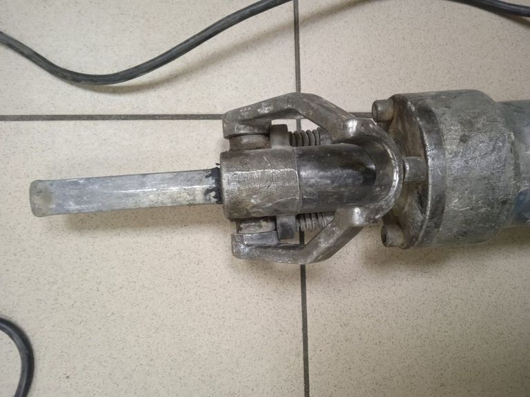 Розпродаж Makita HM1801, продавець Техноскарб