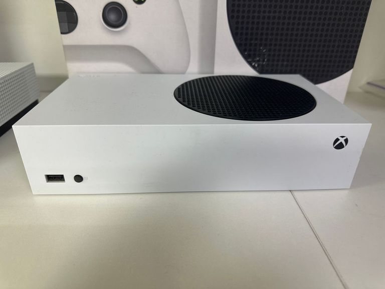 Дешево Microsoft xbox series s 512gb з ломбарду