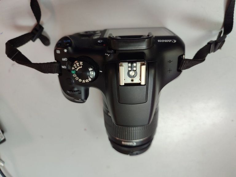 Купити Canon eos 1300d/ ef-s 18-55mm f/3,5-5,6 is iii Б/У