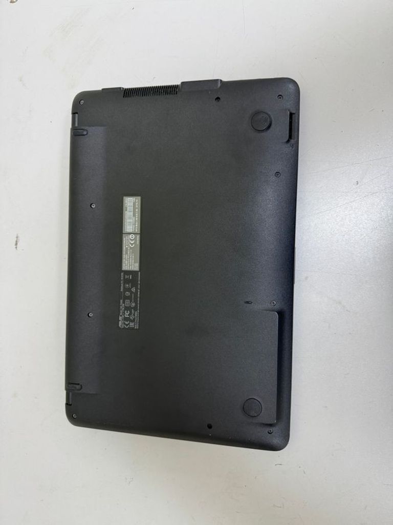 Дешево Asus 15/celeron n3060 ddr3/4gb ddr2/hdd 500 gb/ssd *відсутній/*інтегрована з ломбарду