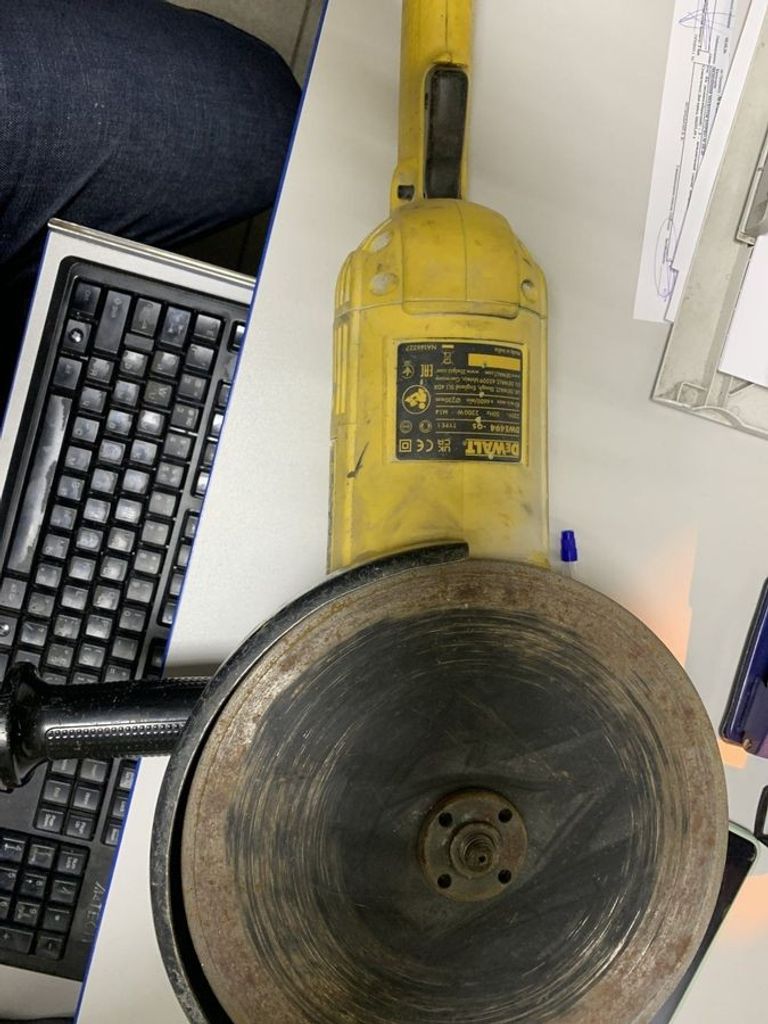 Оголошення Dewalt DWE494 Б/У