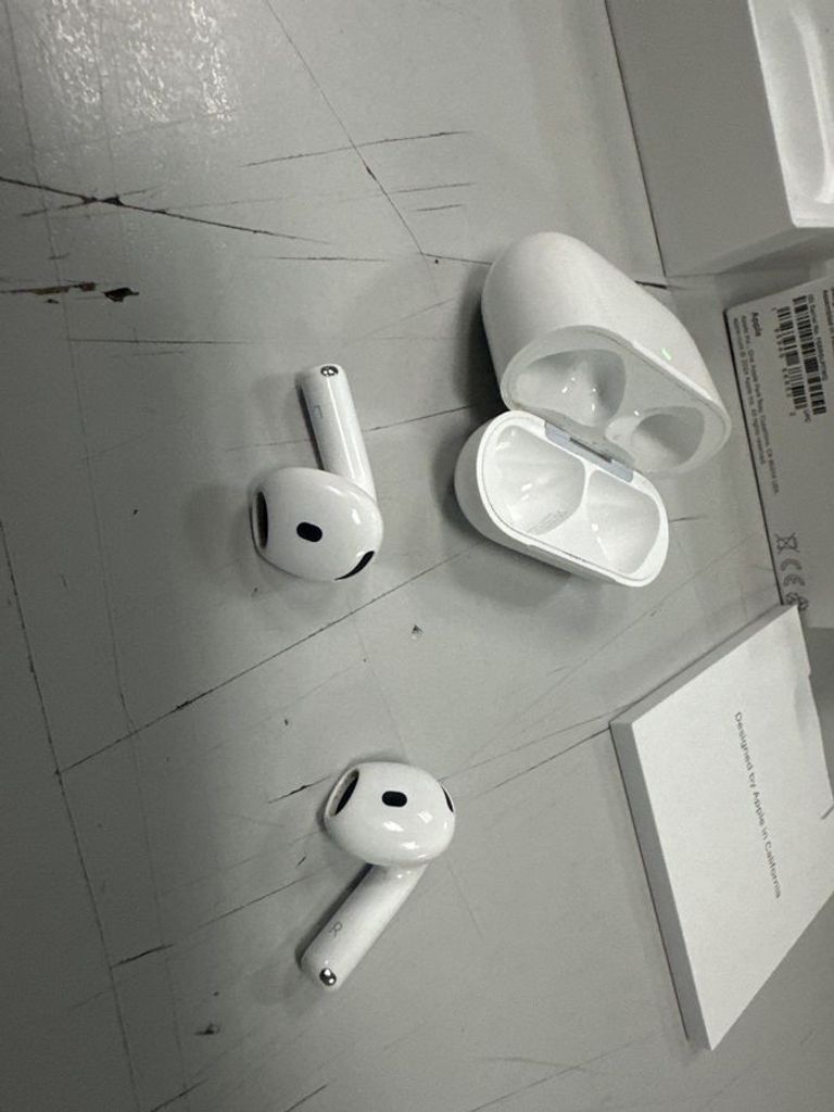 Дешиво Apple airpods 4 с ломбарда