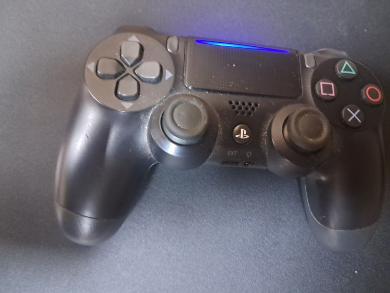 Дешиво  Sony PlayStation 4 Slim 1TB Black с ломбарда