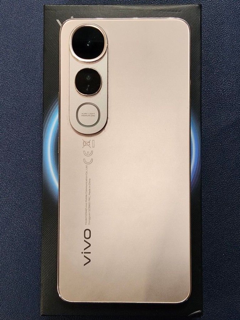 Дешево Vivo v50 lite 5g 8/256gb з ломбарду