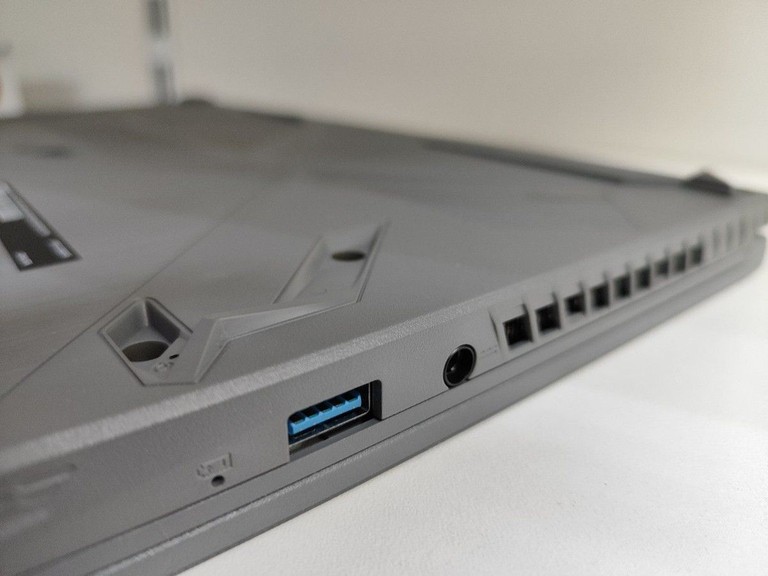 Розпродаж Msi 15/core i5-13420h ddr5/16gb ddr5/ssd 512 gb/geforce rtx4050 6gb, продавець Техноскарб