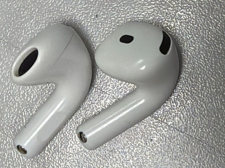 Дешиво Apple airpods 4 с ломбарда