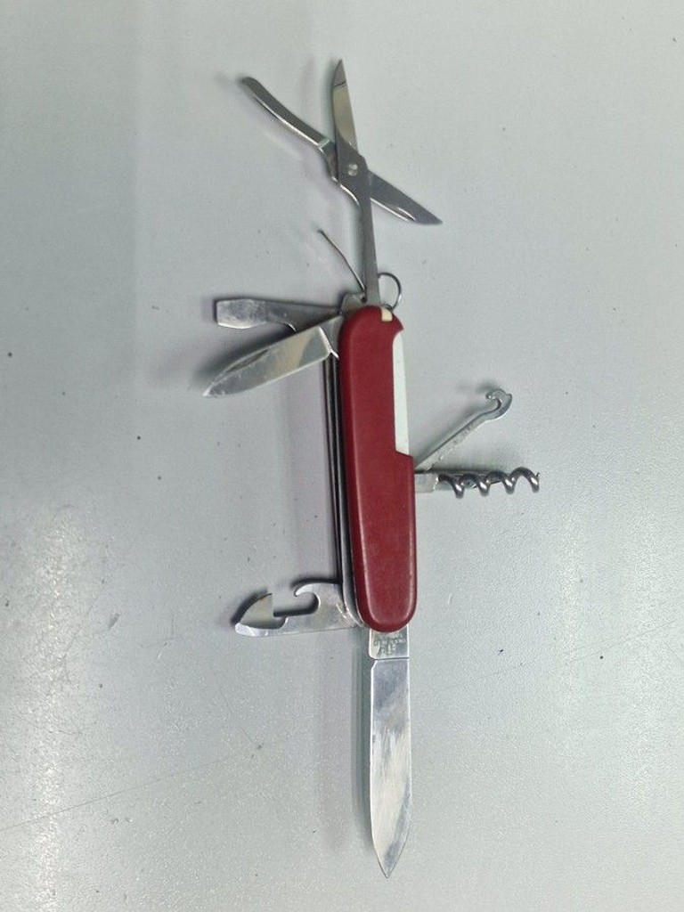 Дешево Victorinox Huntsman з ломбарду