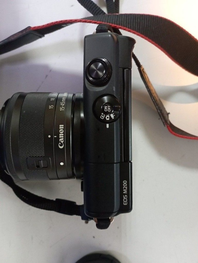 Дешево Canon eos m200 + 15-45 is stm з ломбарду