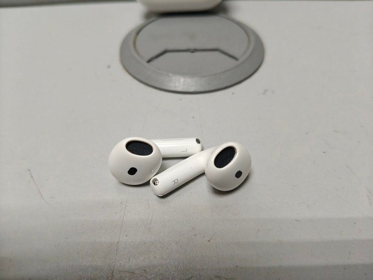 Apple airpods 4 Код:01-201018111. Зображення 6