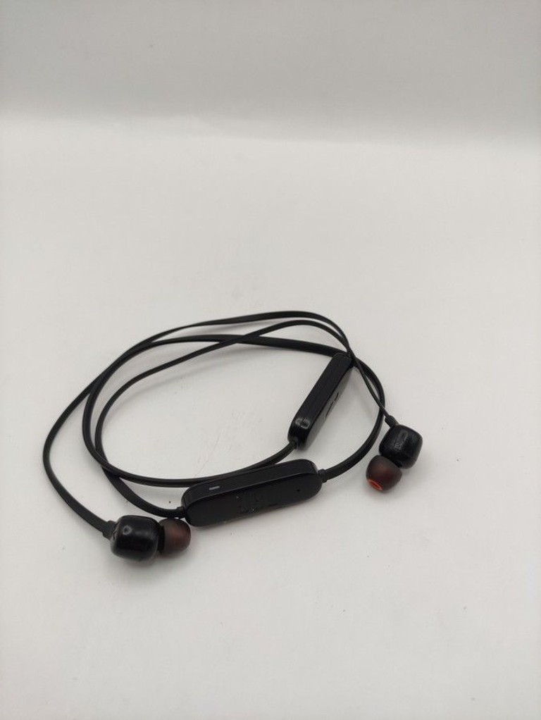 Дешиво Jbl tune 125bt с ломбарда