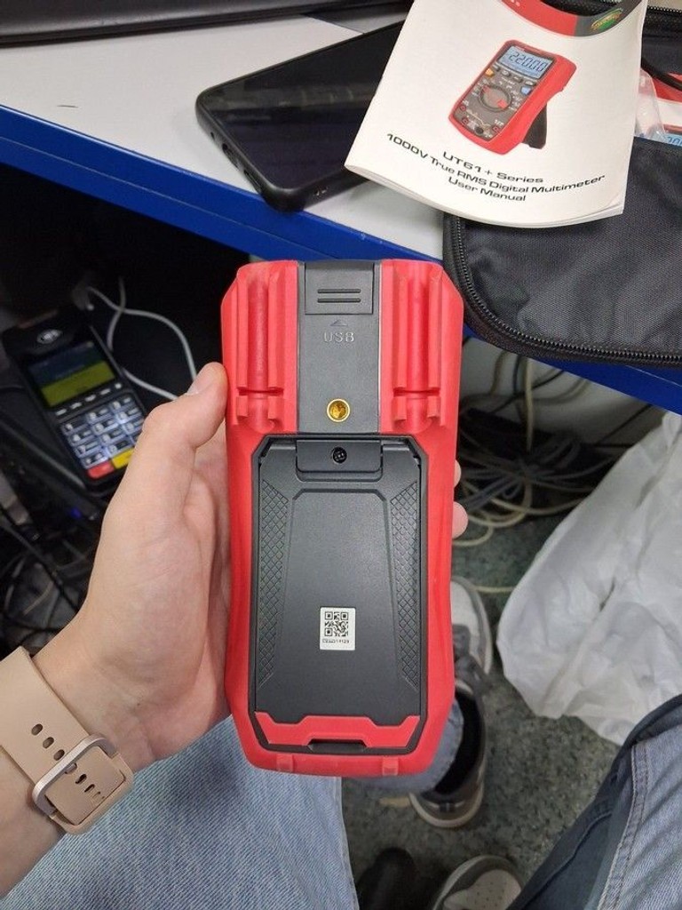 Дешиво Uni-t UT61D+ с ломбарда