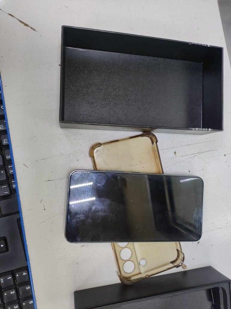 Оголошення Samsung s901b galaxy s22 8/128gb Б/У