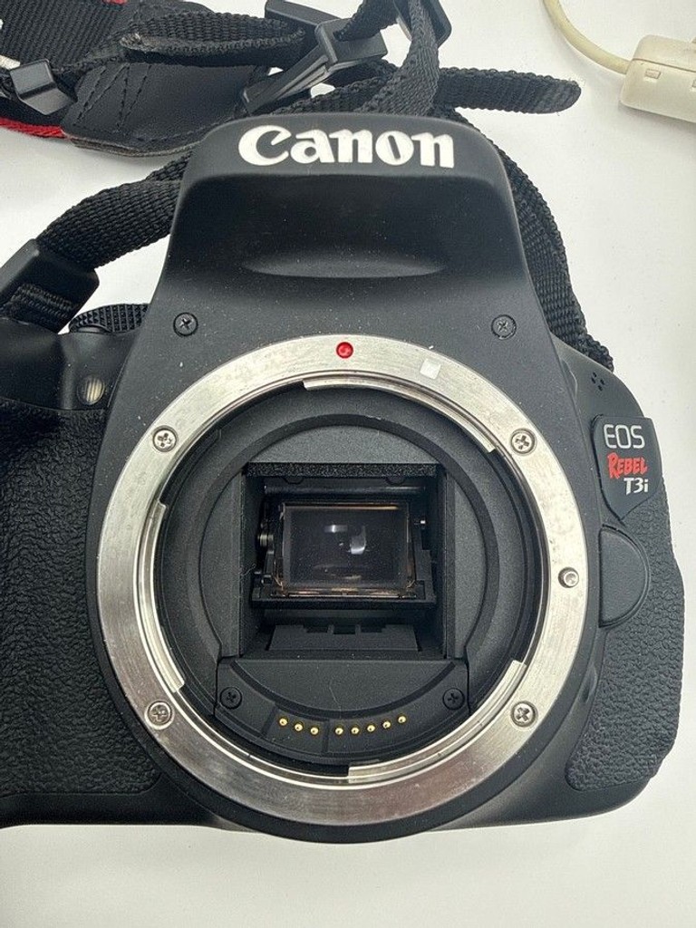 Розпродаж Canon eos rebel t3i + efs 18-55mm macro 0.25m/0.8ft, продавець Техноскарб