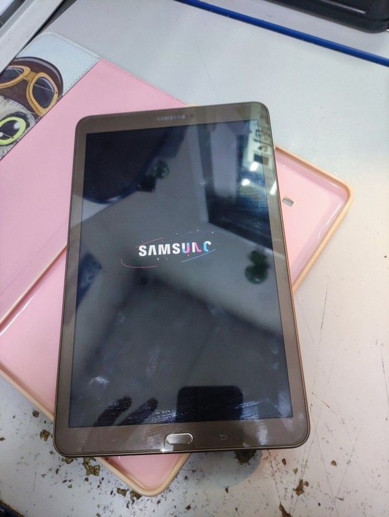 Купити Samsung galaxy tab e 9.6 8gb 3g Б/У
