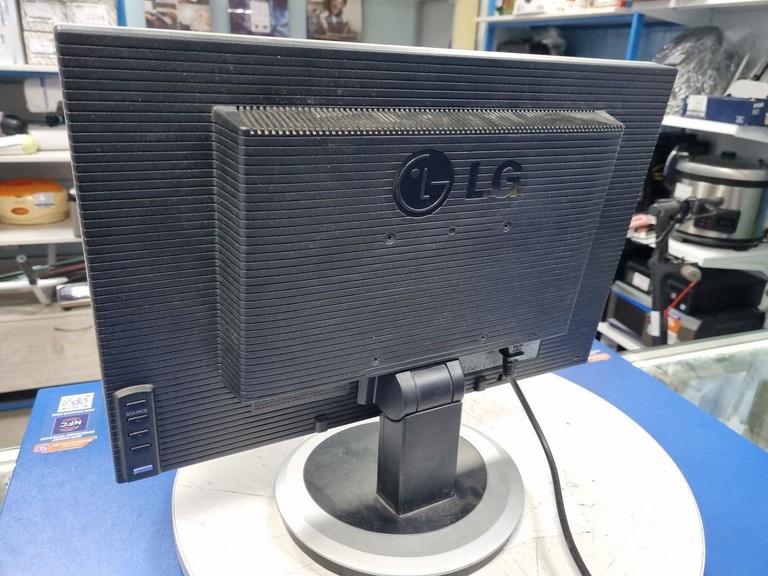 Дешево Lg l204wt з ломбарду