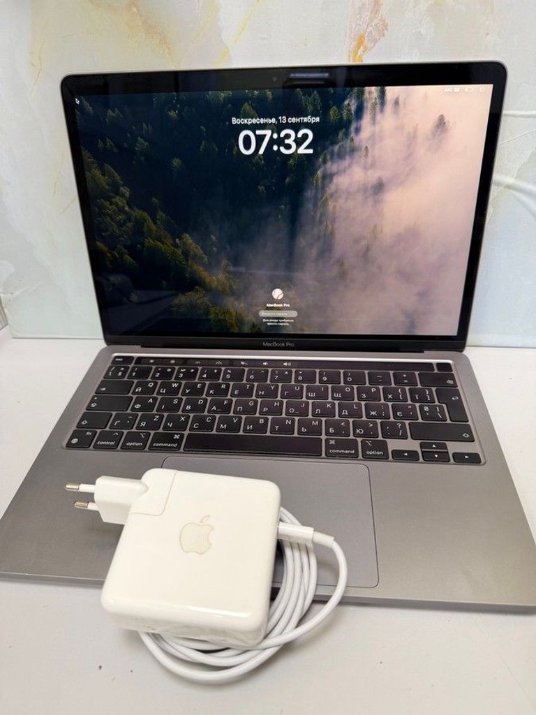 Купить Apple macbook pro a2338 13.3 m2 10-gpu/ ram8gb / ssd256gb/ retina/ touchbar Б/У