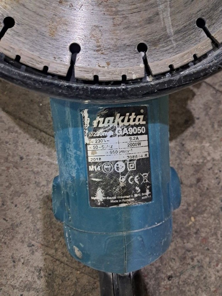 Дешиво Makita GA9050 с ломбарда