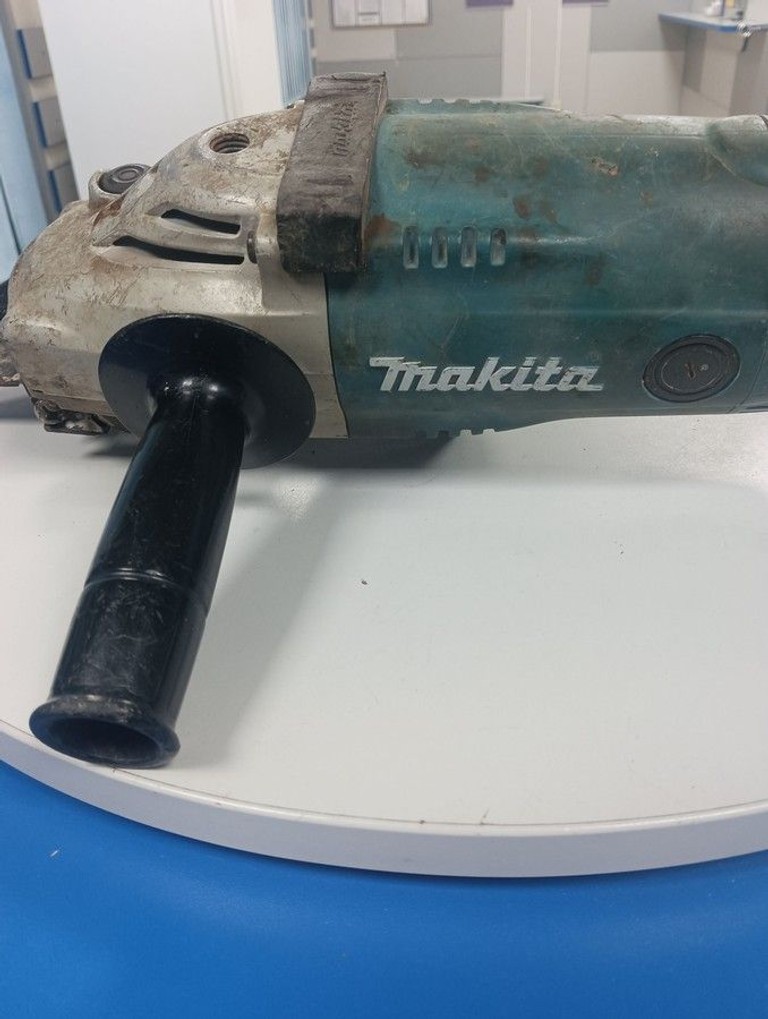 Купити Makita GA9020 Б/У