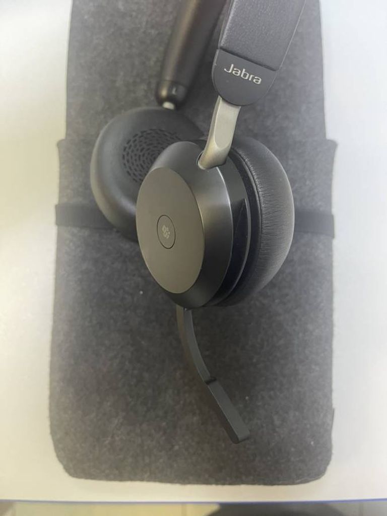 Jabra evolve2 75 ms stereo usb-c with charging stand Код:01-200161964. Изображение 5