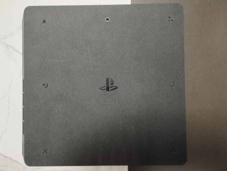 Sony ps 4 slim cuh-2208b 1tb