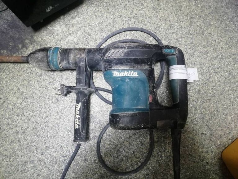 Makita HM0870C