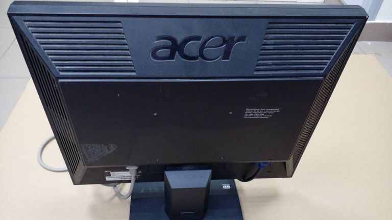 Acer v193b