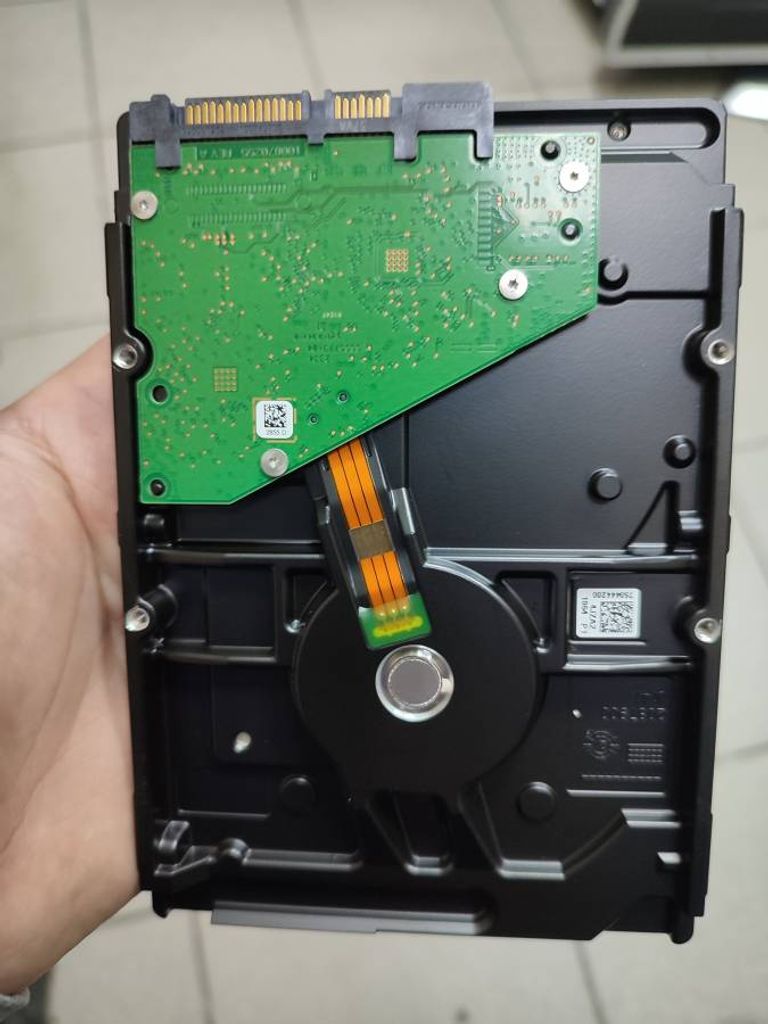 Оголошення Seagate skyhawk 4 tb Б/У