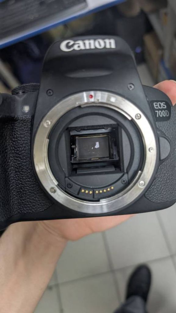 Дешево Canon EOS 700D body з ломбарду