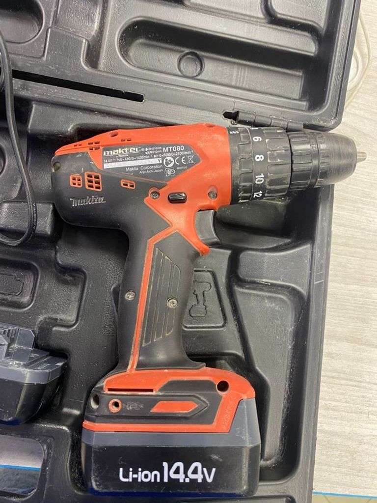 Дешево Maktec MT080E з ломбарду