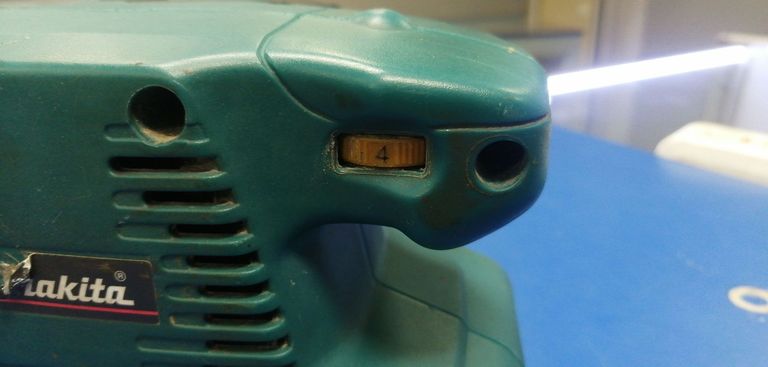 Розпродаж Makita 9911, продавець Техноскарб