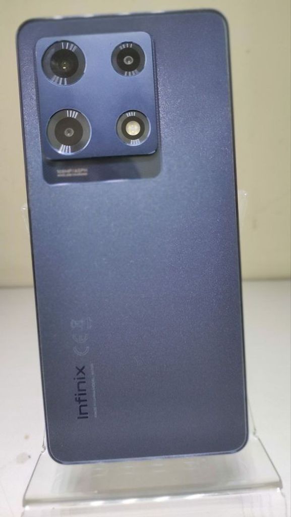 Дешиво Infinix note 30 pro x678b 8/256gb с ломбарда