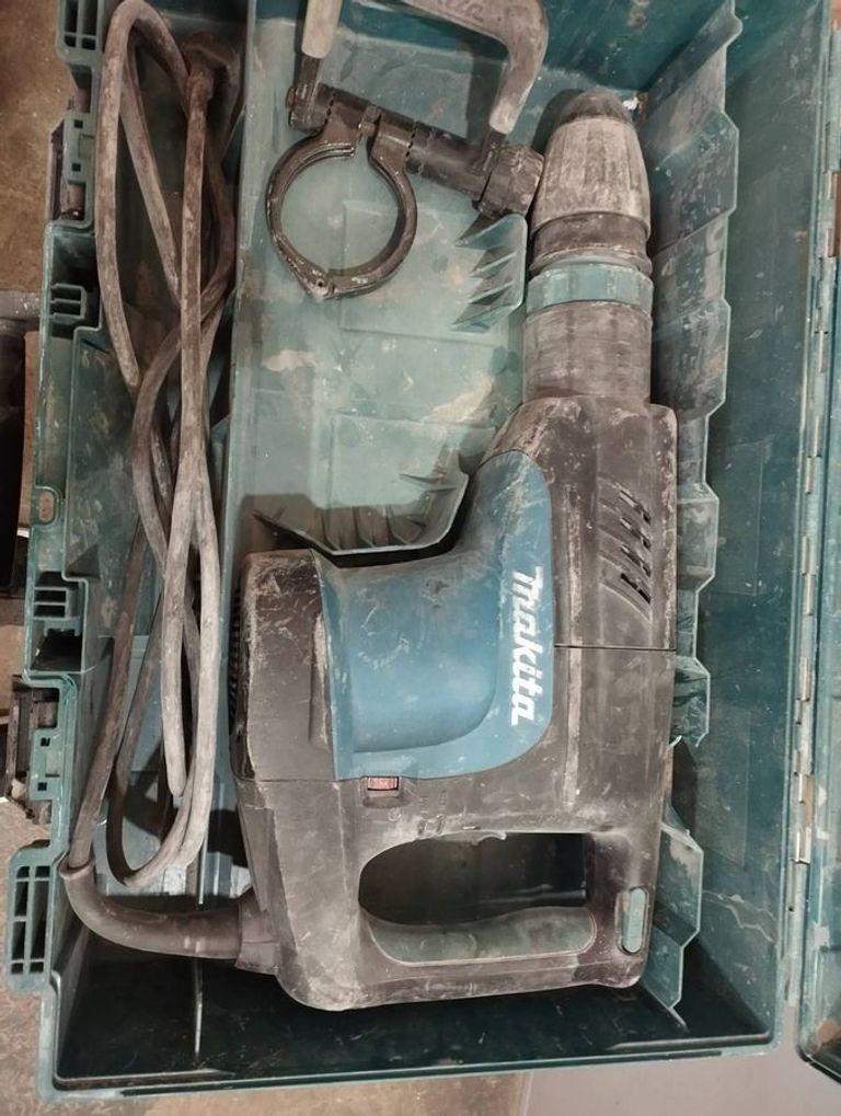 Распродажа Makita HM1203C, продавец Техноскарб