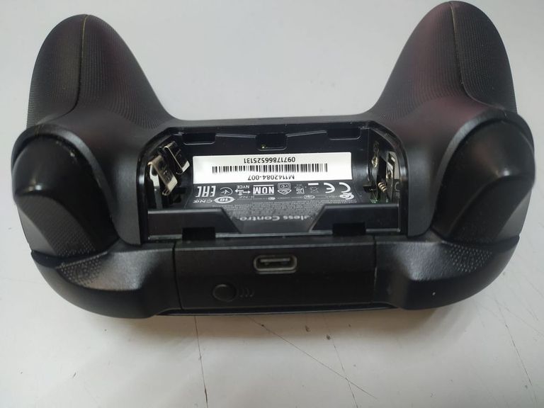 Дешиво Microsoft xbox series x s wireless controller с ломбарда