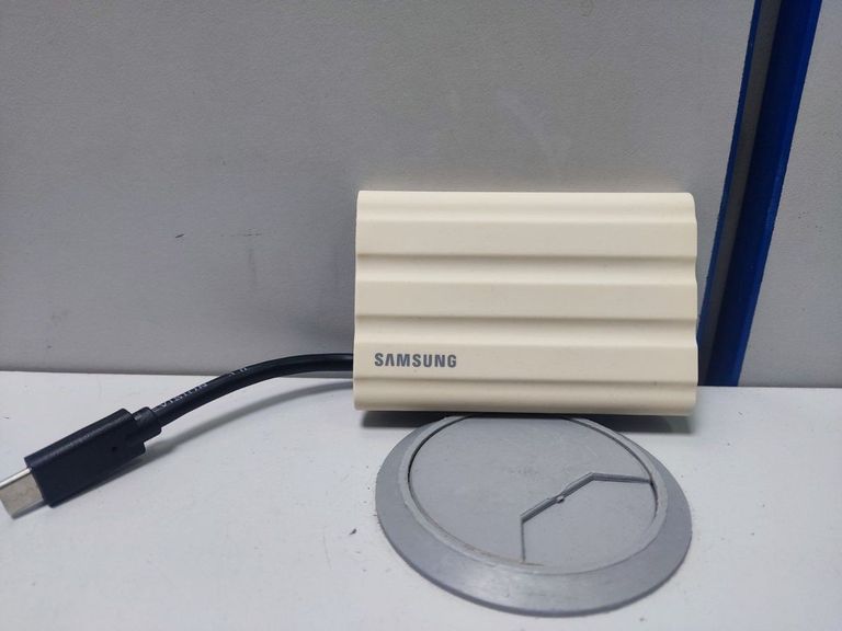 Объявление Samsung T7 Shield 1 TB Beige (MU-PE1T0K/WW) Б/У