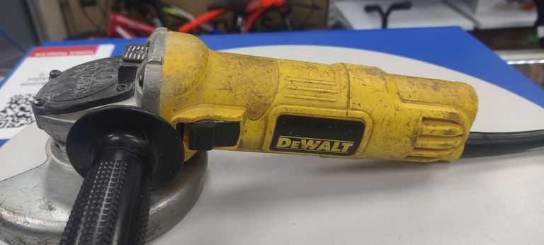 Дешиво Dewalt DWE4057 с ломбарда