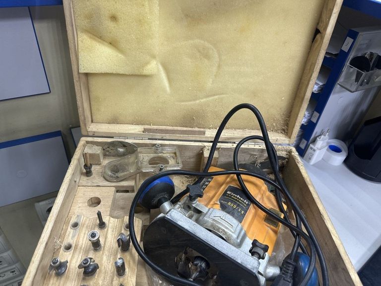 Дешиво Einhell bof 850/1e с ломбарда