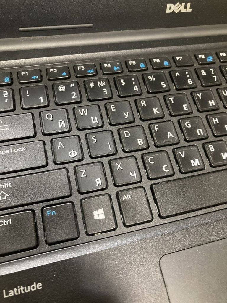 Дешиво Dell 13/core i5 7200u ddr3/8gb ddr4/hdd *відсутній/ssd 128 gb/*інтегрована с ломбарда