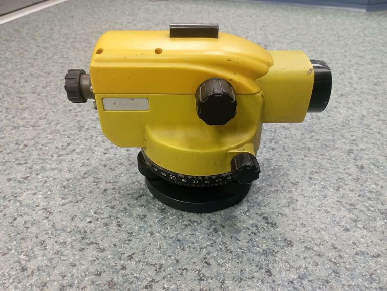 Купити Leica jogger 20 Б/У